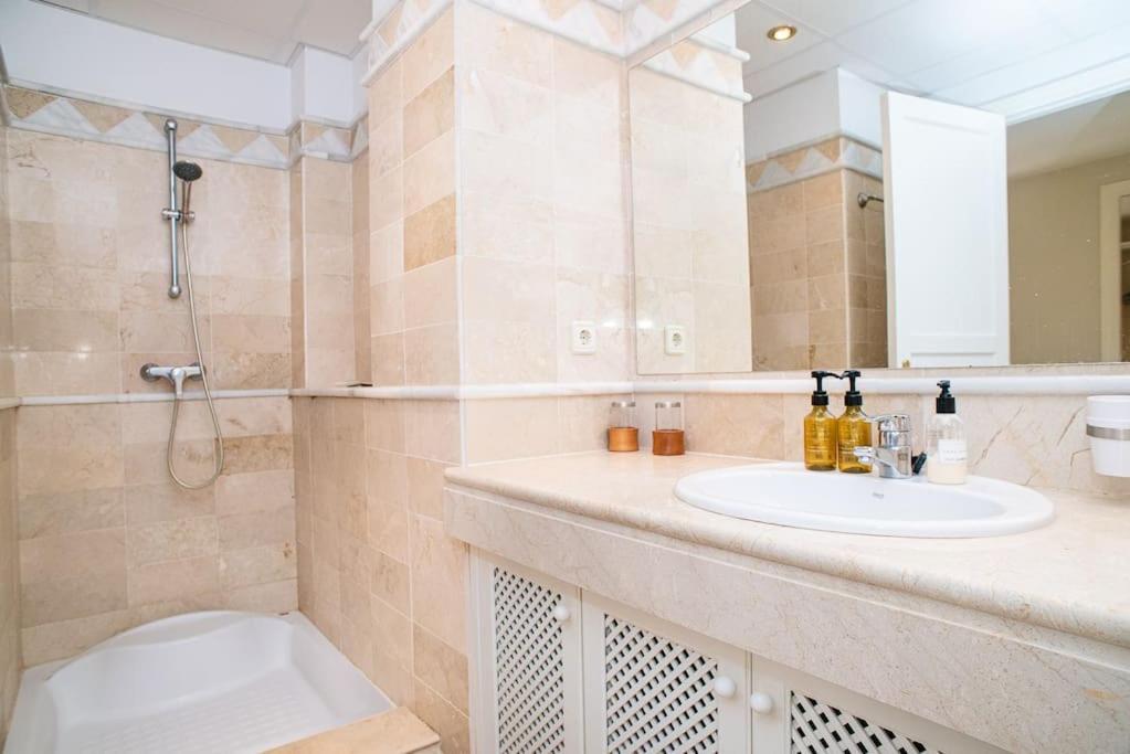 Apartemen Great View In Elviria Marbella